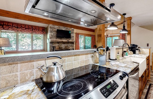 Moose Wilson Road Condo | Beautiful condo with full kitchen, mountain views
