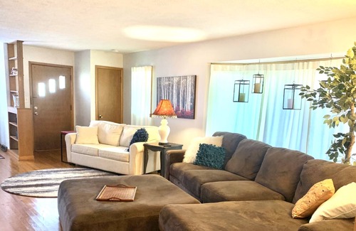 Springfield Cottage | Beautiful Cottage..near Bass Pro\Mercy... Sleeps up to 10 with 4 queen beds