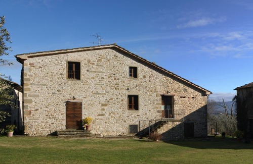 Motina Apartment | Beautiful country house in Tuscany, on a panoramic hill near Anghiari, Arezzo