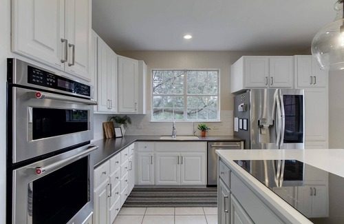 Brushy Creek House | Beautiful Countryside Manor with Pool by Whitetail Rentals