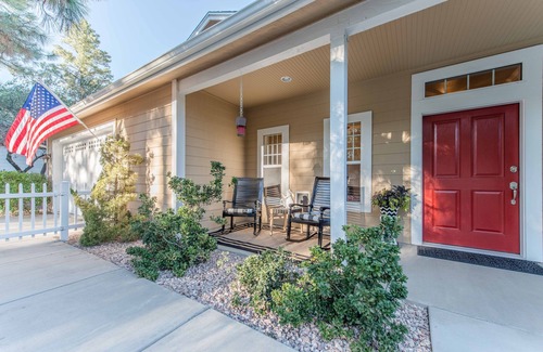 Prescott House | Beautiful Craftsman Style Home Fully Equipped With Comfort In Mind.