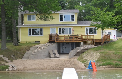 Hillman House | Beautiful, Crystal Clear Lake, Right on the Beach, Very Clean & Family Friendly!