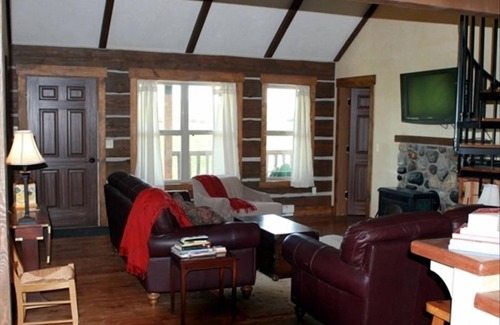 Livingston House | Beautiful Custom-Built Cabin on the Shields River