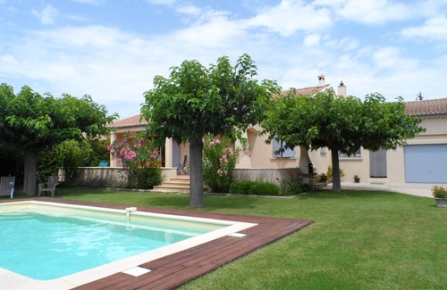 Taillades Villa | Beautiful detached villa comfortable 7 pers with beautiful garden & private pool