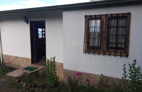 Choachi House | Beautiful dog friendly cottage - with fireplace and 3 beds
