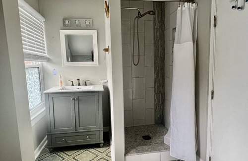 Downtown Apartment | Beautiful Downtown Hideaway