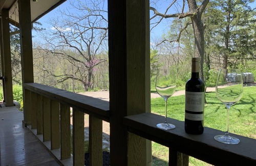 Dublin House | Beautiful Downtown Riverview Private 3-Bed Vacation Home