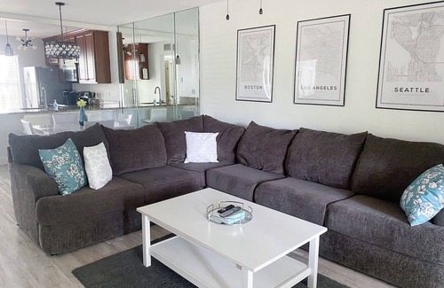 Kings Lake Condo | BEAUTIFUL East Naples, 2 Bedroom with Office in sought after KINGS LAKE!