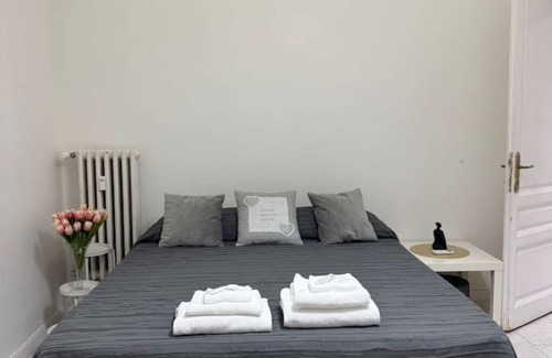 Vatican Apartment | Beautiful Economy Quadruple Room