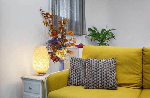 Collblanc y La Torrassa Apartment | Beautiful Apartment 20 minutes from city center