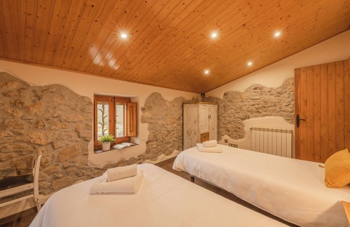 Sant Esteve de Llemena Cottage | Beautiful house in a privileged environment with large garden and pool