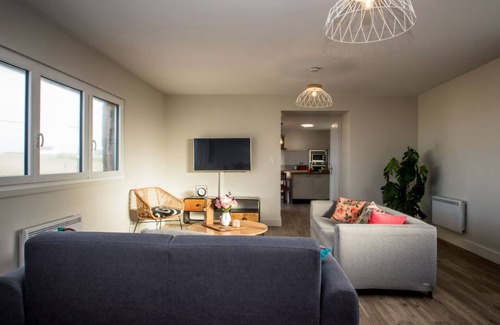 Plouescat House | Beautiful escape facing the sea - beach access in front of the house