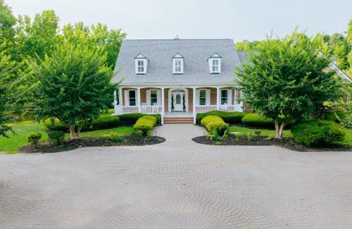 McCain House | Beautiful Estate in 19 acres of land in Apex