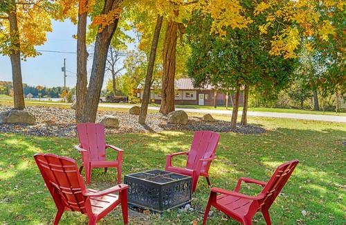 Kiel Cottage | Beautiful Fall Getaway. Lakefront Property ONLY 9.5 miles from Road America !