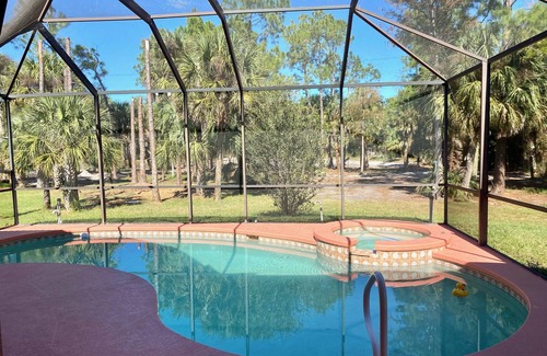 Rural Estates House | Beautiful family home right in the heart of Naples