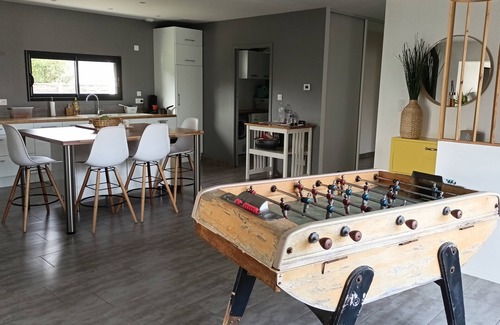 Saint Agnant House | Beautiful family villa with swimming pool, large garden, quiet location, close to the sea