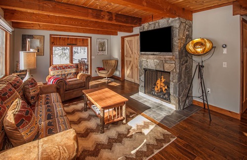 West Dover House | Beautiful farmhouse with sauna