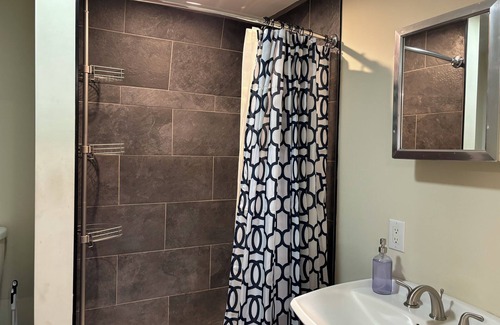 McIndoe Falls Apartment | Beautiful field View, 20 mins to Burke Mountain, 3 mins to Connecticut River
