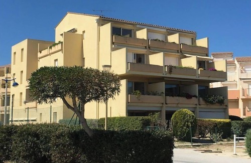 La Faviere Apartment | Beautiful garden level with terrace, sea view and direct access to the beach - swimming pool