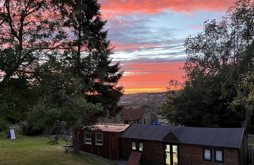Newcastle-upon-Tyne Cabin | Beautiful Garden Lodge, only 8 minutes from Newcastle City Centre