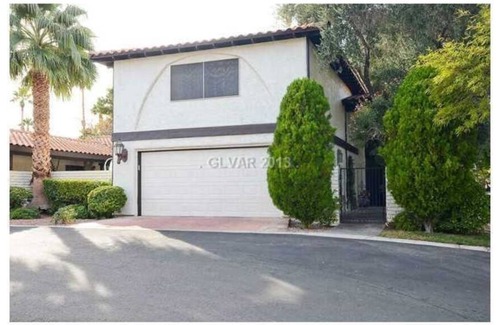 Rancho Oakey House | Beautiful gated community 4 bedroom 4 bath home located close to the Strip