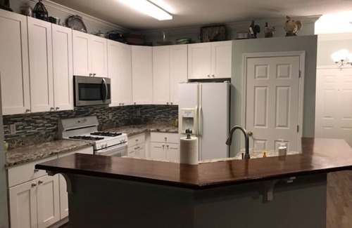 Southside Condo | BEAUTIFUL GROUND FLOOR CONDO 10 MINUTES FROM BEAUTIFUL BEACHES