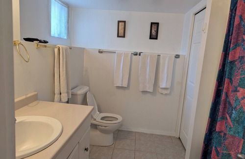 Saanich House | Beautiful Ground Floor Suite by Uptown in Victoria BC.