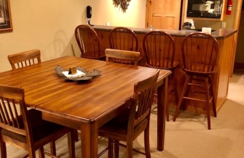 Lake Shore Condo | Beautiful Gull Lake Condo at Causeway on Gull #150!