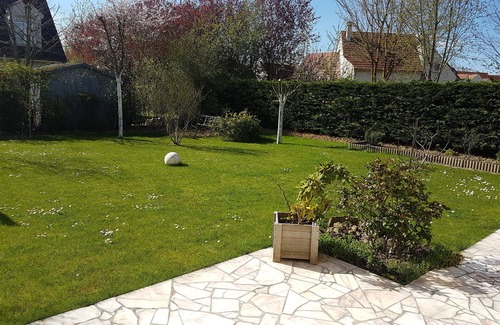 Bussy-Saint-Georges House | Beautiful house with large garden near Disneyland