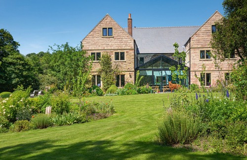 Carsington House | Beautiful Hall in Stunning Countryside for Group Getaways with Hot Tub
