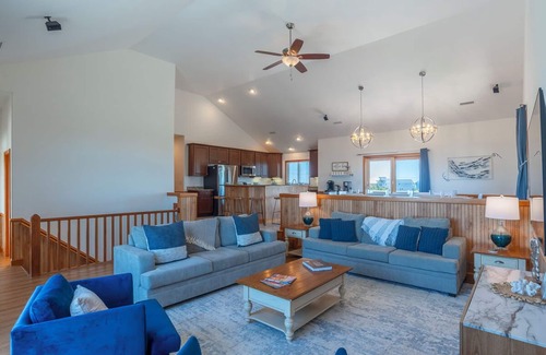 Avon House | Beautiful Hatteras Island vacation rental just a short walk to the beach!