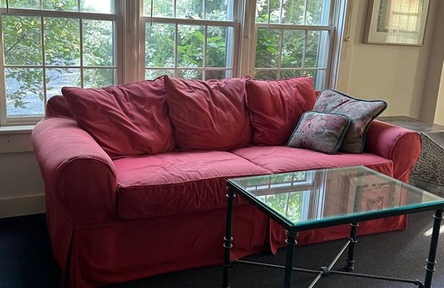 Weybridge House | Beautiful Historic Home in Weybridge!