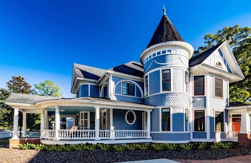 Gainesville Apartment | Beautiful Historic Downtown Apt - Walk Everywhere