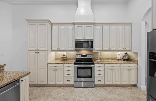 Naples House | BEAUTIFUL HOLIDAY MANSION, IN NAPLES FL, LOCATED ON PRISTINE GOLF COURSE!