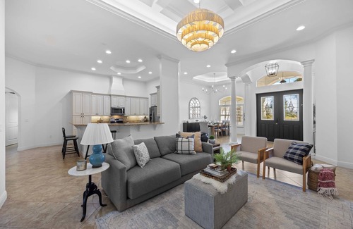 Naples House | BEAUTIFUL HOLIDAY MANSION, IN NAPLES FL, LOCATED ON PRISTINE GOLF COURSE!