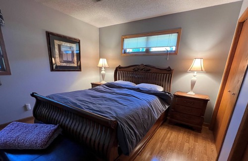 Faribault House | Beautiful home 1 minute from Shattuck St. Mary's school!