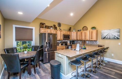 Intervale House | Beautiful home, 3 bed/3 bath. located near Storyland, N.Conway. Dog friendly.