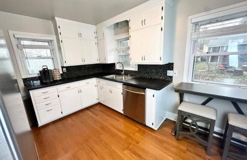 Wenonah House | Beautiful Home 5 mins from MSP Airport & MOA