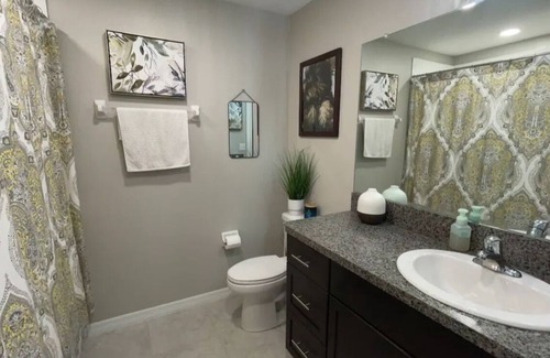 Ruskin House | Beautiful home. 5 mins to bay beach. 30nMins to Tampa. Convenient location.