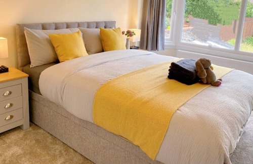 Sheldon House | Beautiful Home, BHX Airport, Nec, King Size Beds