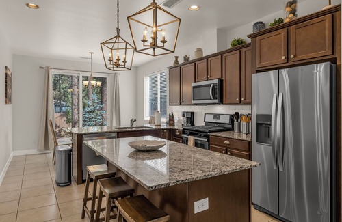 Flagstaff House | Beautiful home! Central AC! 5 mins to Downtown! Great setting! 20% Monthly Disc!