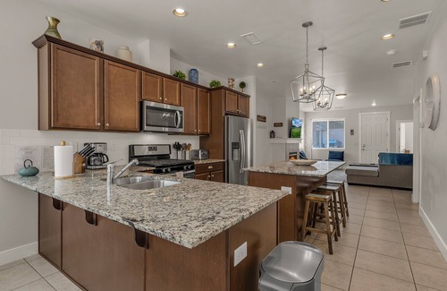 Flagstaff House | Beautiful home! Central AC! 5 mins to Downtown! Great setting! 20% Monthly Disc!