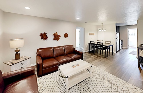Branson Condo | Beautiful Home Close to the Branson Strip w/Shared Pool, Free WiFi, Private W/D