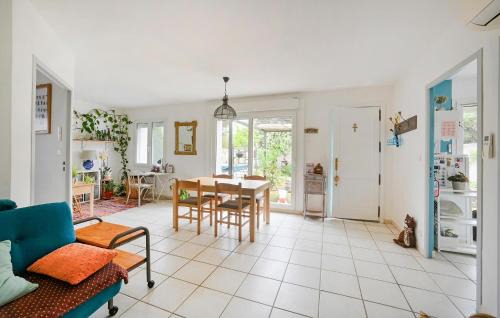 Serignan-du-Comtat House | Beautiful Home In Serignan-Du-Comtat