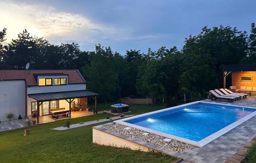 Durdevac House | Beautiful Home In Durdevac