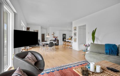 Ordrup House | Beautiful Home In Fårevejle With Wifi