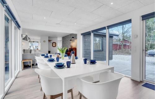 Farvang House | Beautiful Home In Fårvang With Sauna