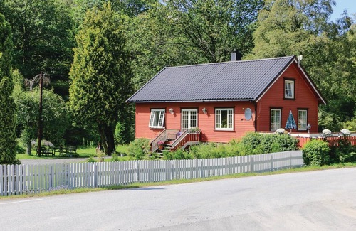 Farsund House | Beautiful home in Farsund with kitchen