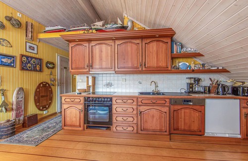 Hundeidvik House | Beautiful home in Hundeidvik