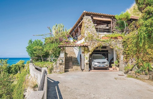 Costa dei Monaci House | Beautiful home in Parghelia VV